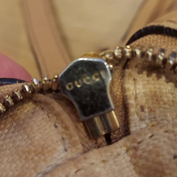 Gucci Tan Leather Crossbody Bag - Picture 15 of 16